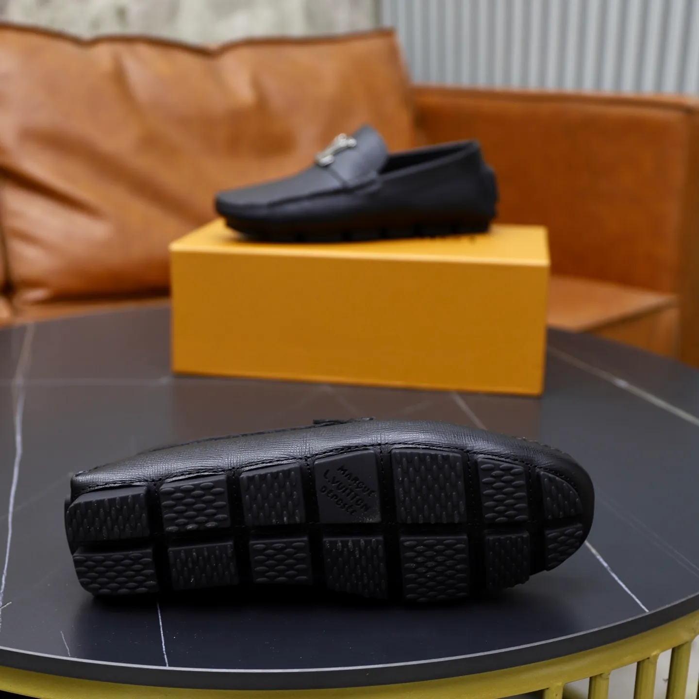Ex-factory price: 480💰【LV】Louis Vuitton ⚠️High-end men’s driving and pedal series ⚠️38-44 (customized for 45) ⚠️All original cowhide leather! Thick and soft! Made entirely of calfskin lining! Rubber sheet anti-slip beanie sole! Three-dimensional package technology! Fashionable and classic! Handicrafts! Original high quality! Feel free to compare!